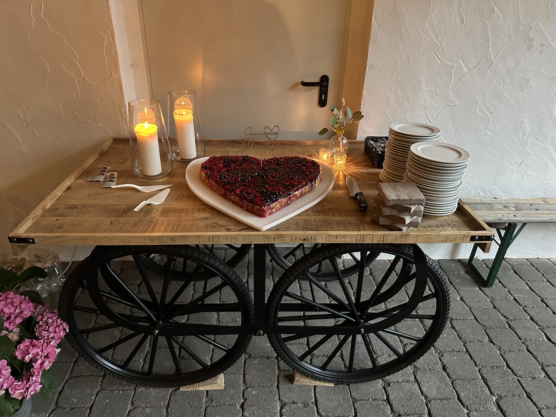 Herztorte auf dem Wagen